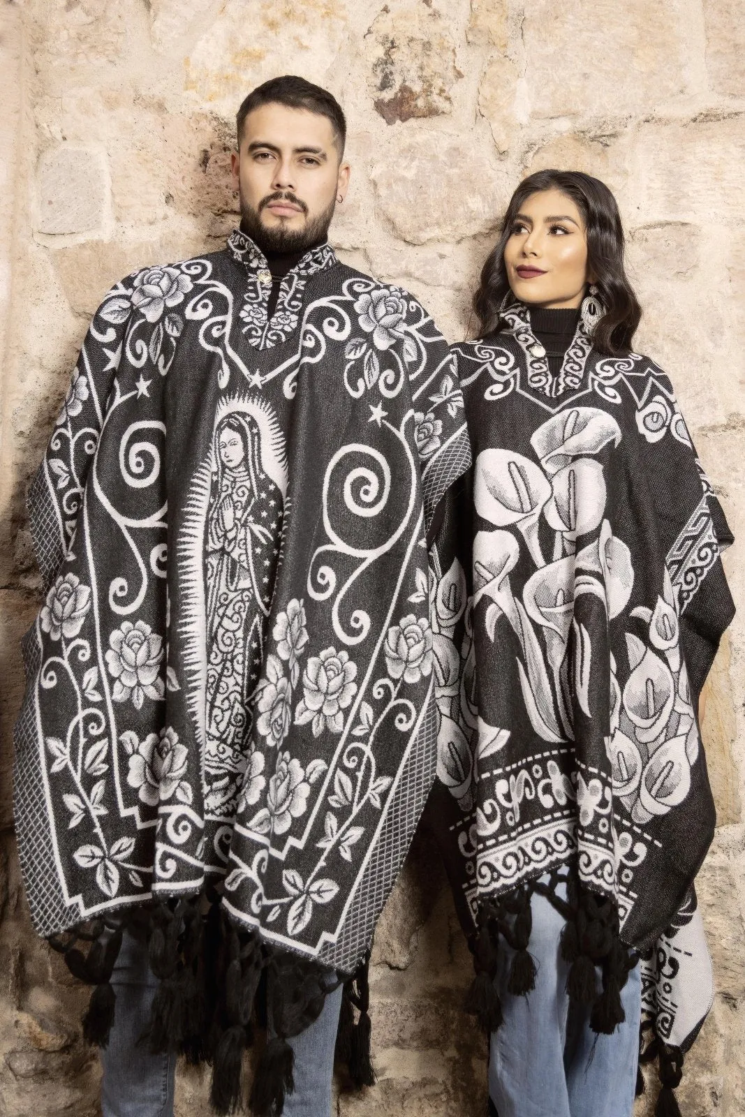 Mexican Traditional Calla Lily Poncho. Gaban Alcatraz.